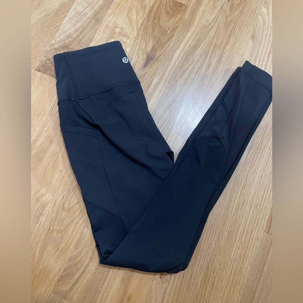 Women’s Lululemon size 6 leggings